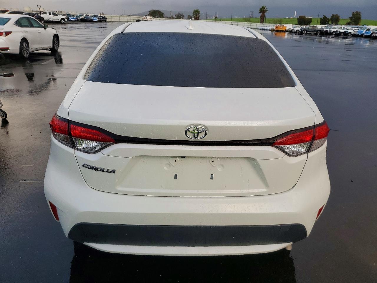2021 TOYOTA COROLLA LE photo 6