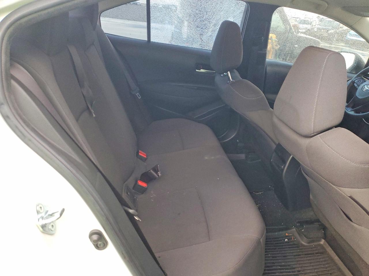 2021 TOYOTA COROLLA LE photo 10