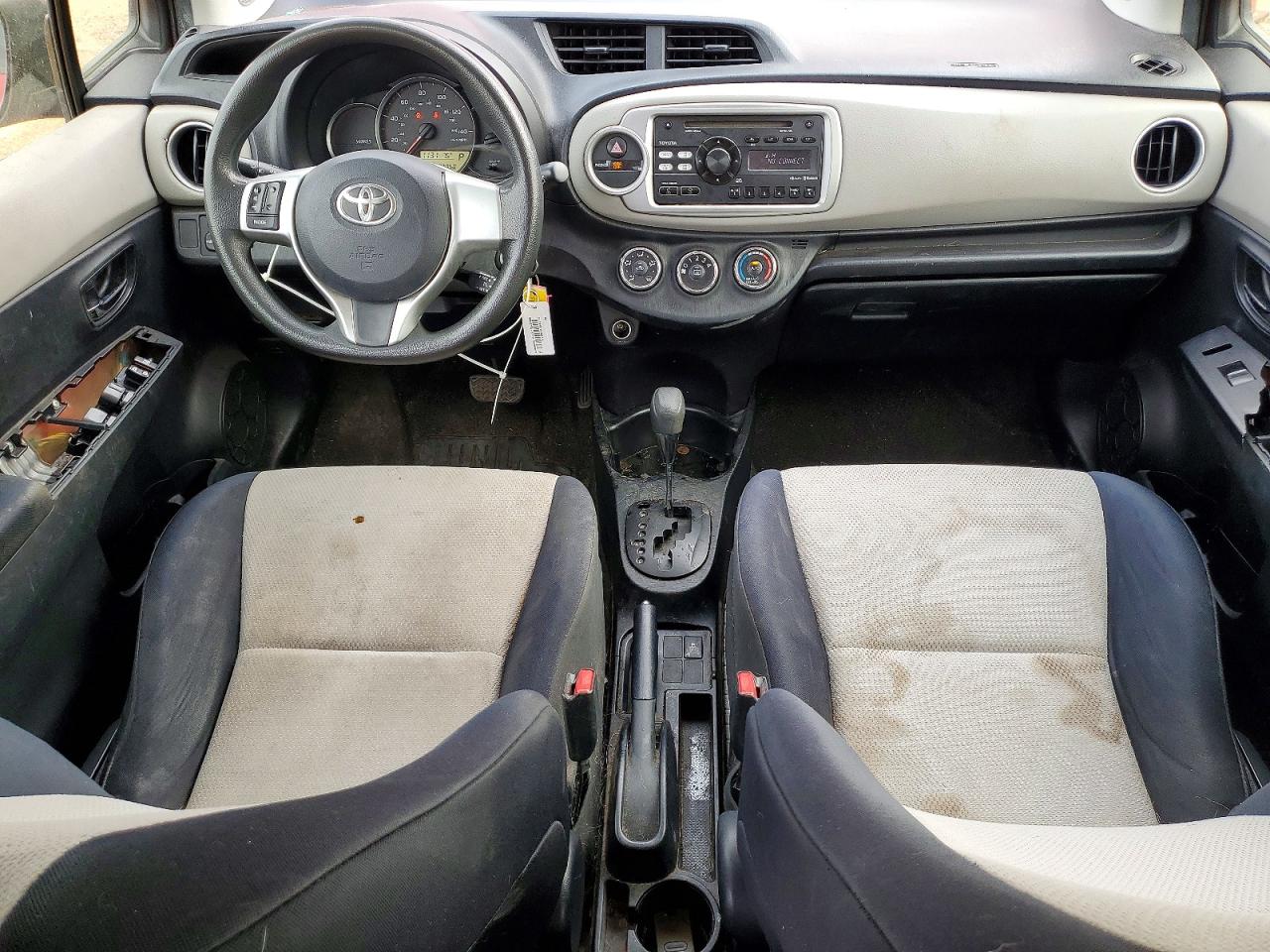 2013 TOYOTA YARIS photo 8