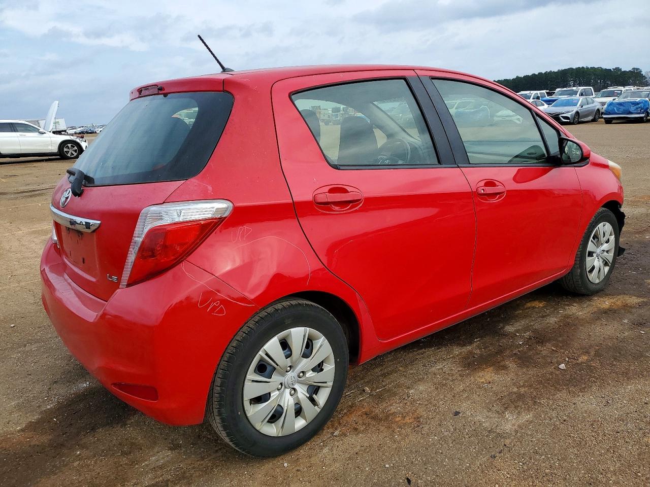 2013 TOYOTA YARIS photo 3