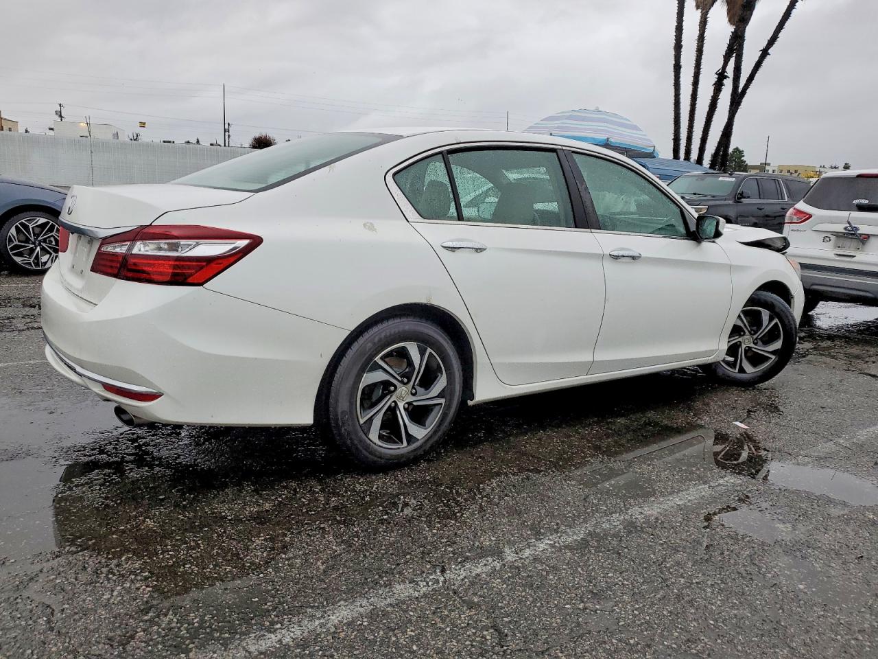 2017 HONDA ACCORD LX photo 3