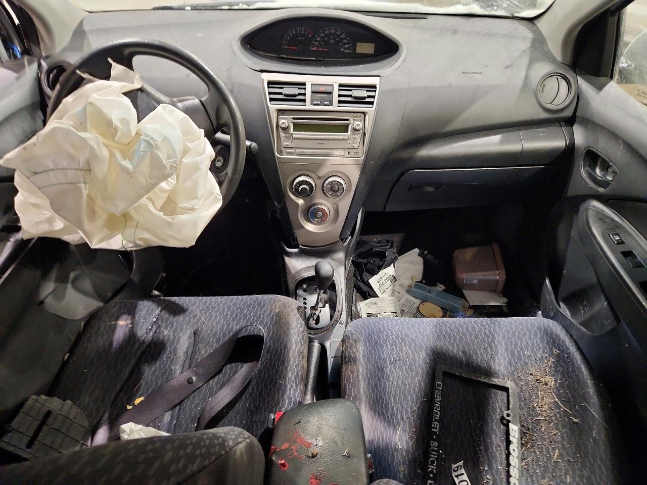 2010 TOYOTA YARIS photo 8