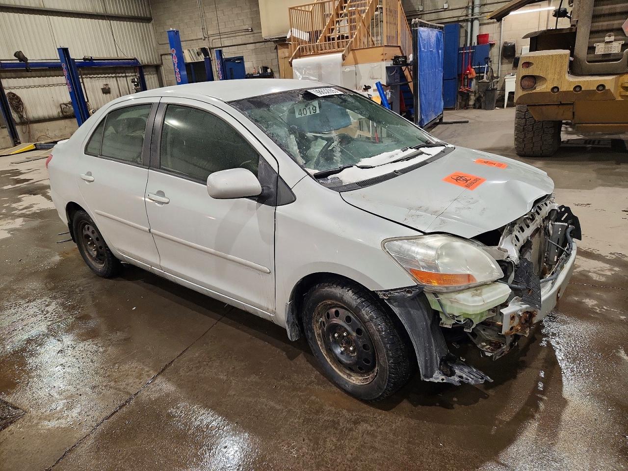 2010 TOYOTA YARIS photo 4
