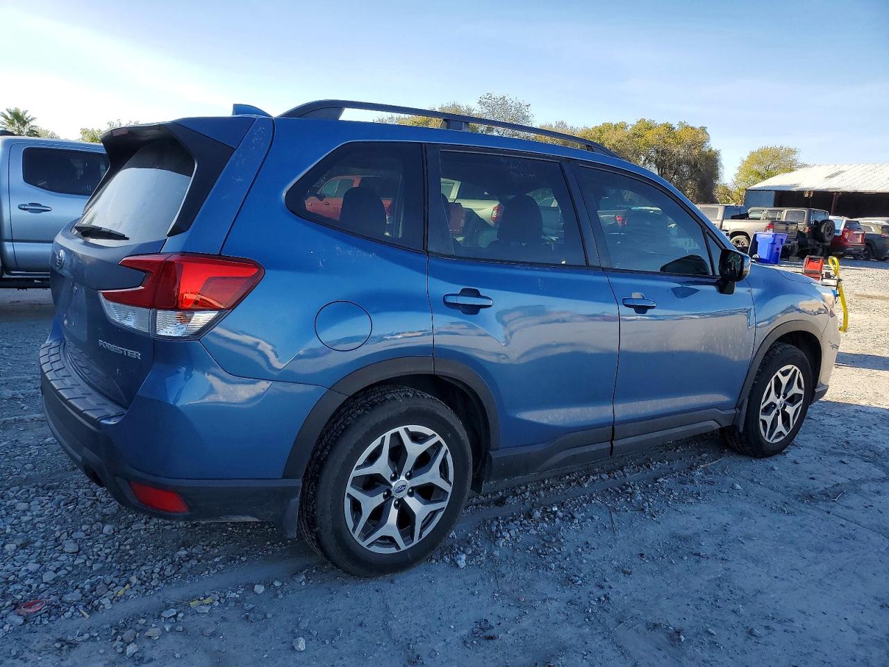 2021 SUBARU FORESTER PREMIUM photo 3