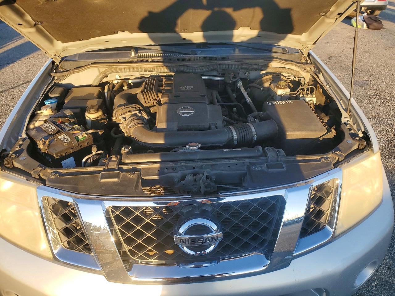 2011 NISSAN PATHFINDER S photo 11