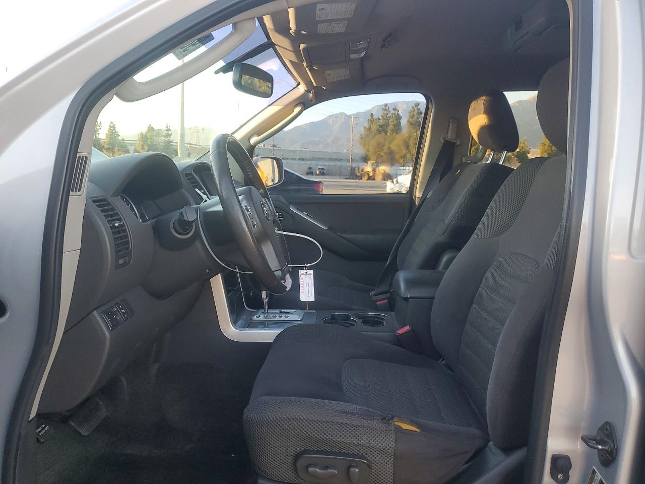 2011 NISSAN PATHFINDER S photo 7