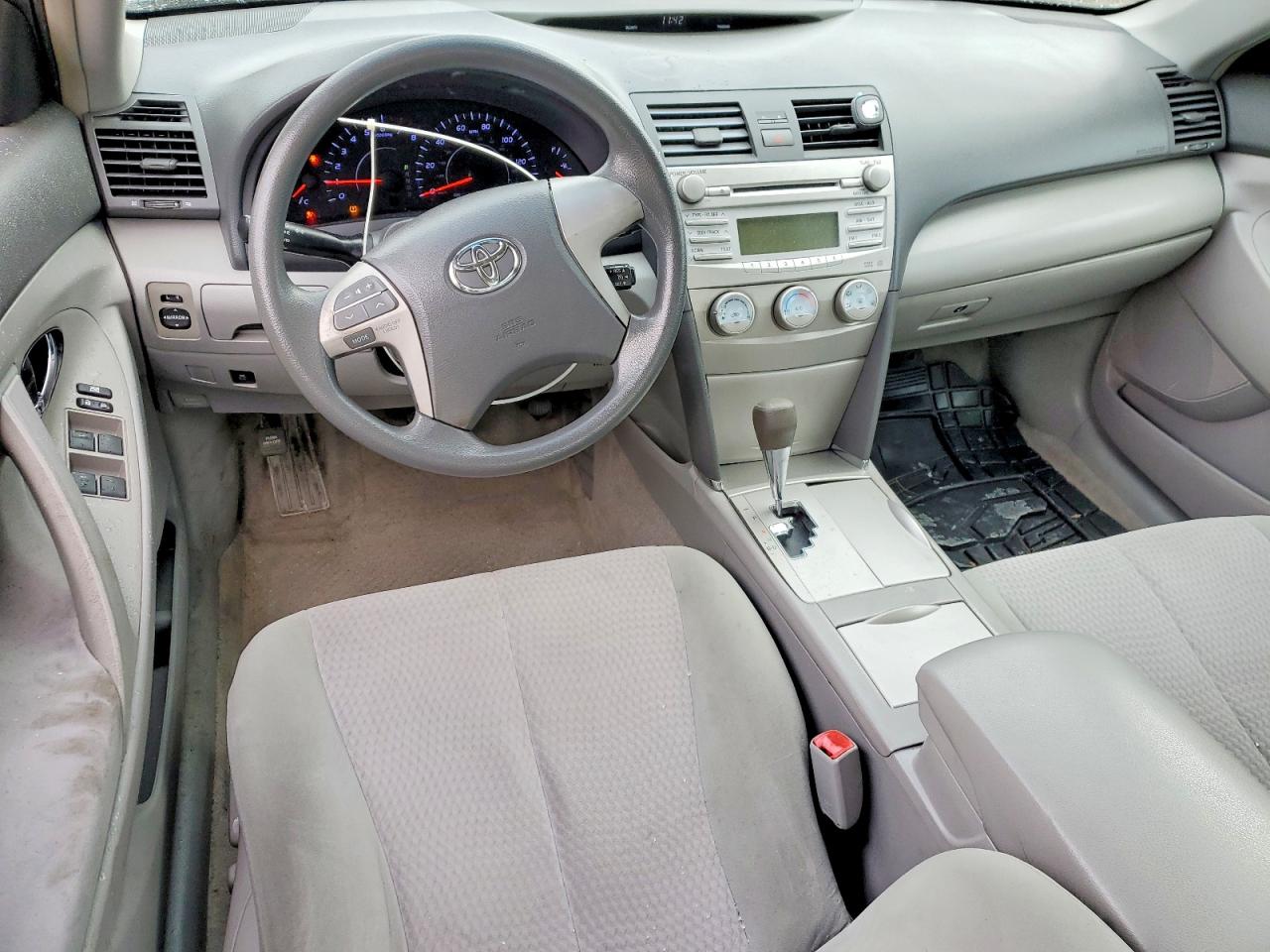2010 TOYOTA CAMRY BASE photo 8