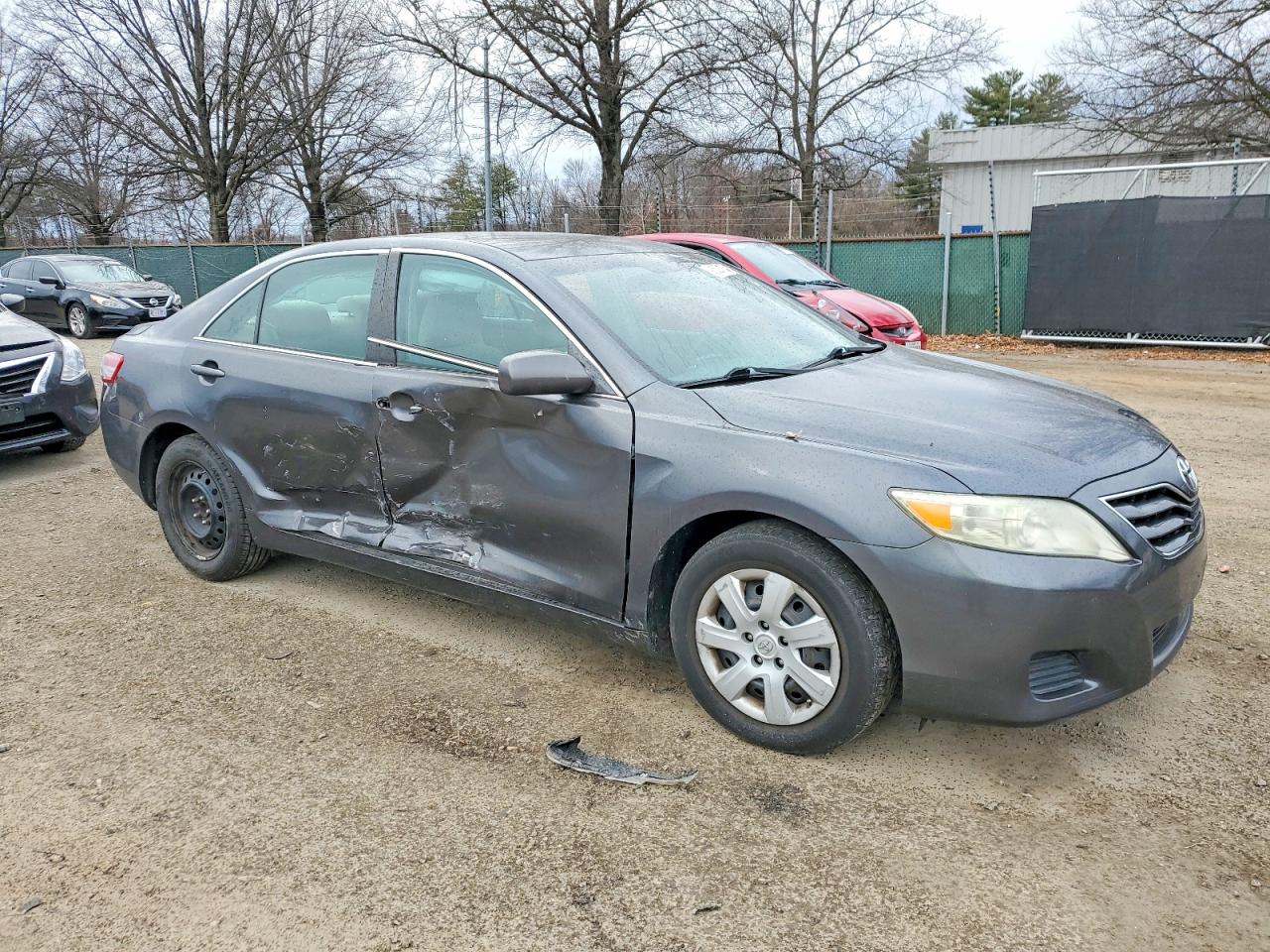 2010 TOYOTA CAMRY BASE photo 4