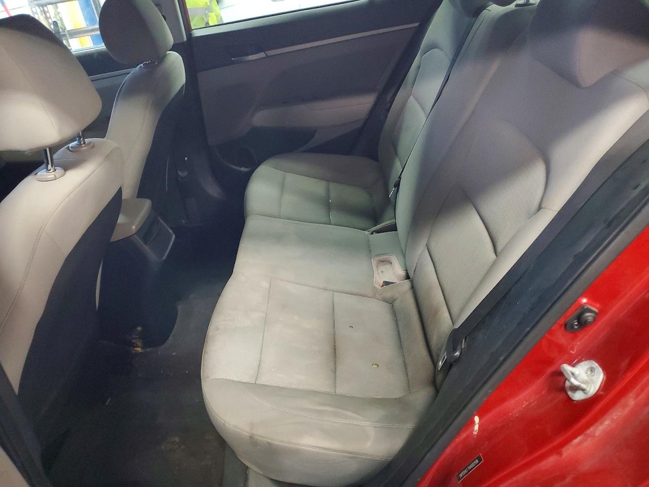 2017 HYUNDAI ELANTRA SE photo 10