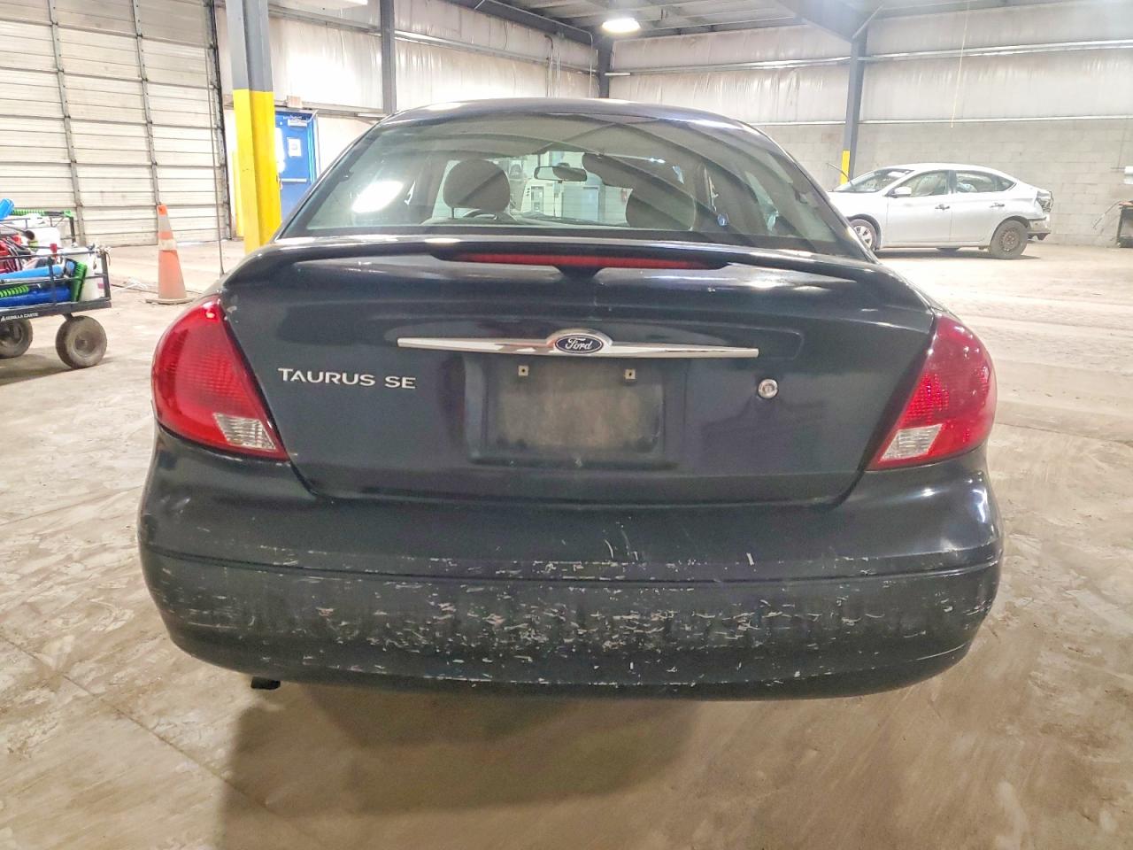 2003 FORD TAURUS SE photo 6