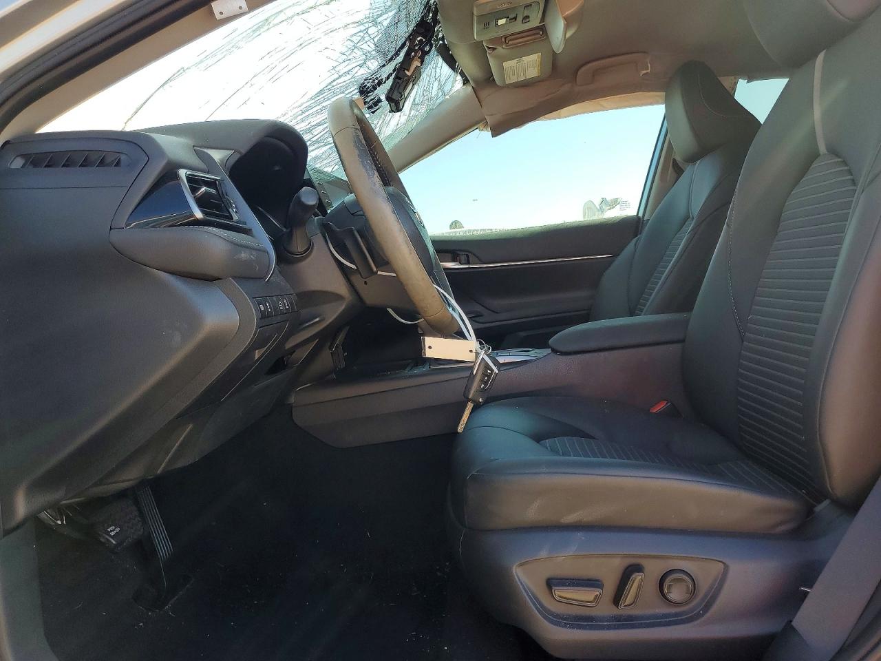 2024 TOYOTA CAMRY SE NIGHT SHADE photo 7