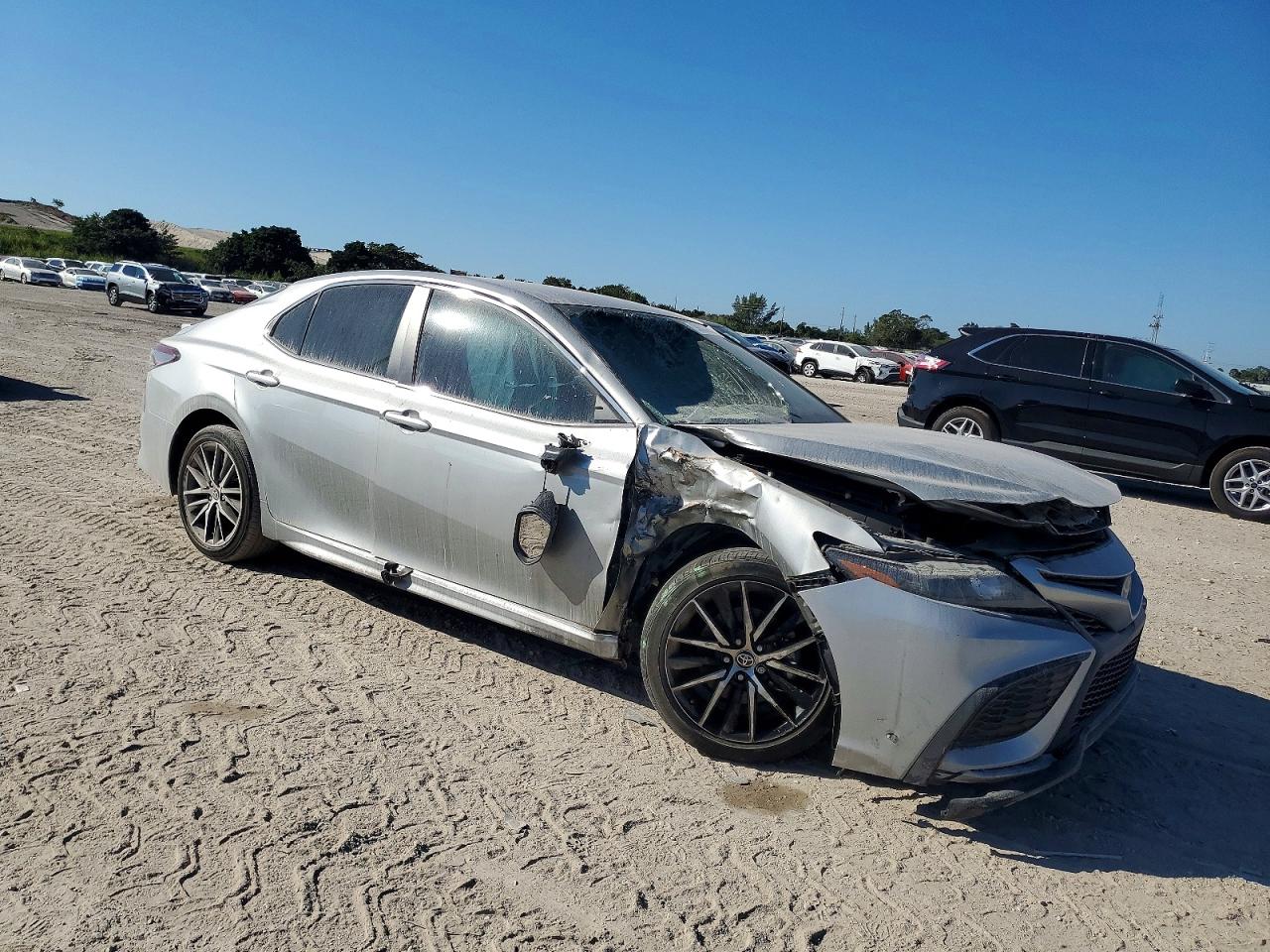 2024 TOYOTA CAMRY SE NIGHT SHADE photo 4
