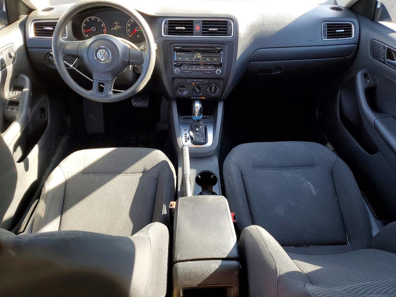 2013 VOLKSWAGEN JETTA BASE photo 8