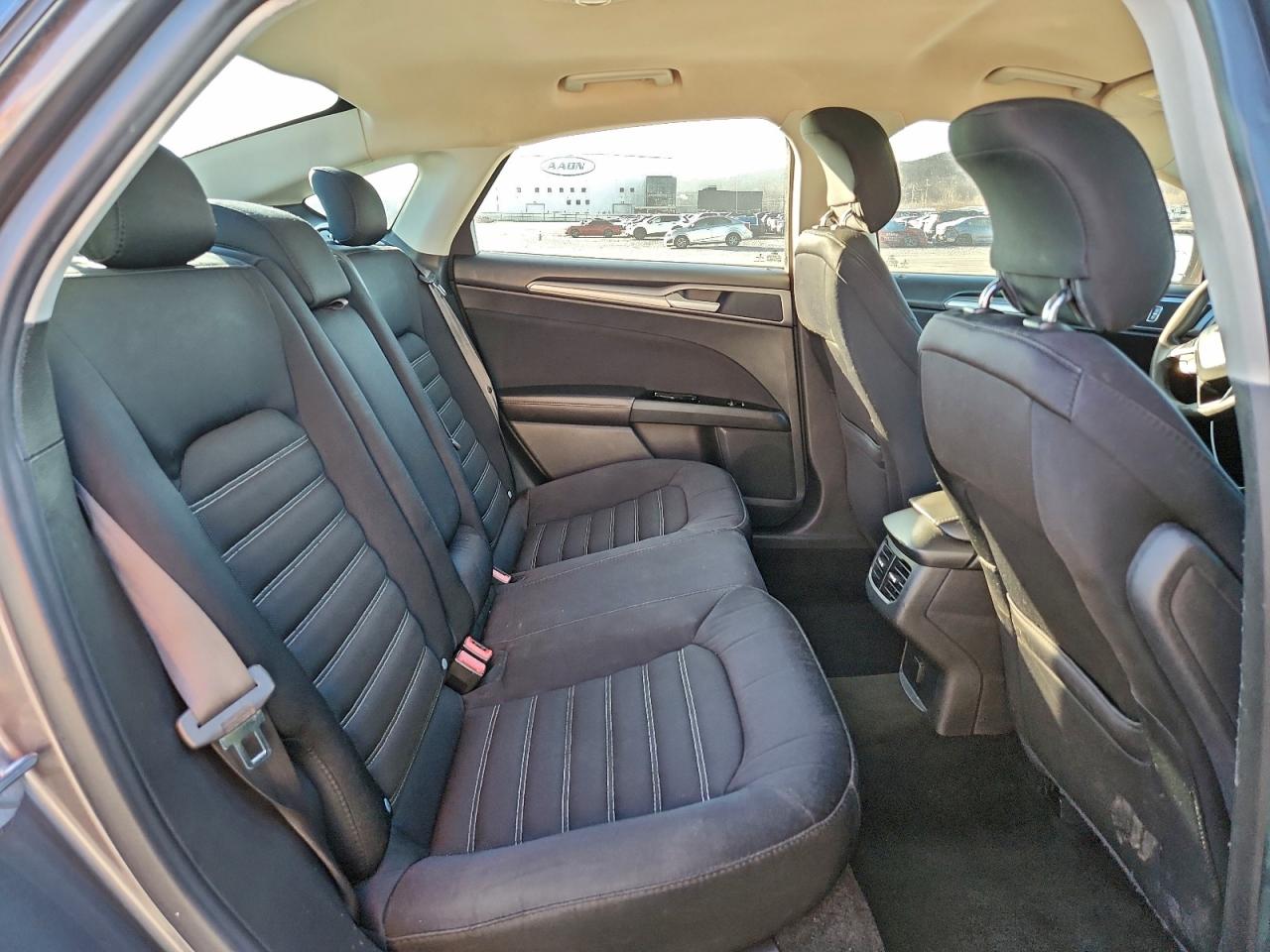 2014 FORD FUSION SE photo 10