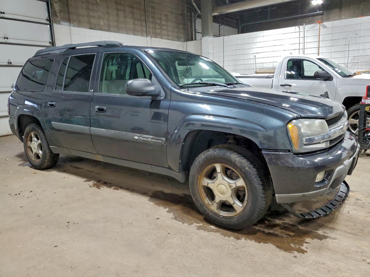 2004 CHEVROLET TRAILBLAZER EXT LS photo 4