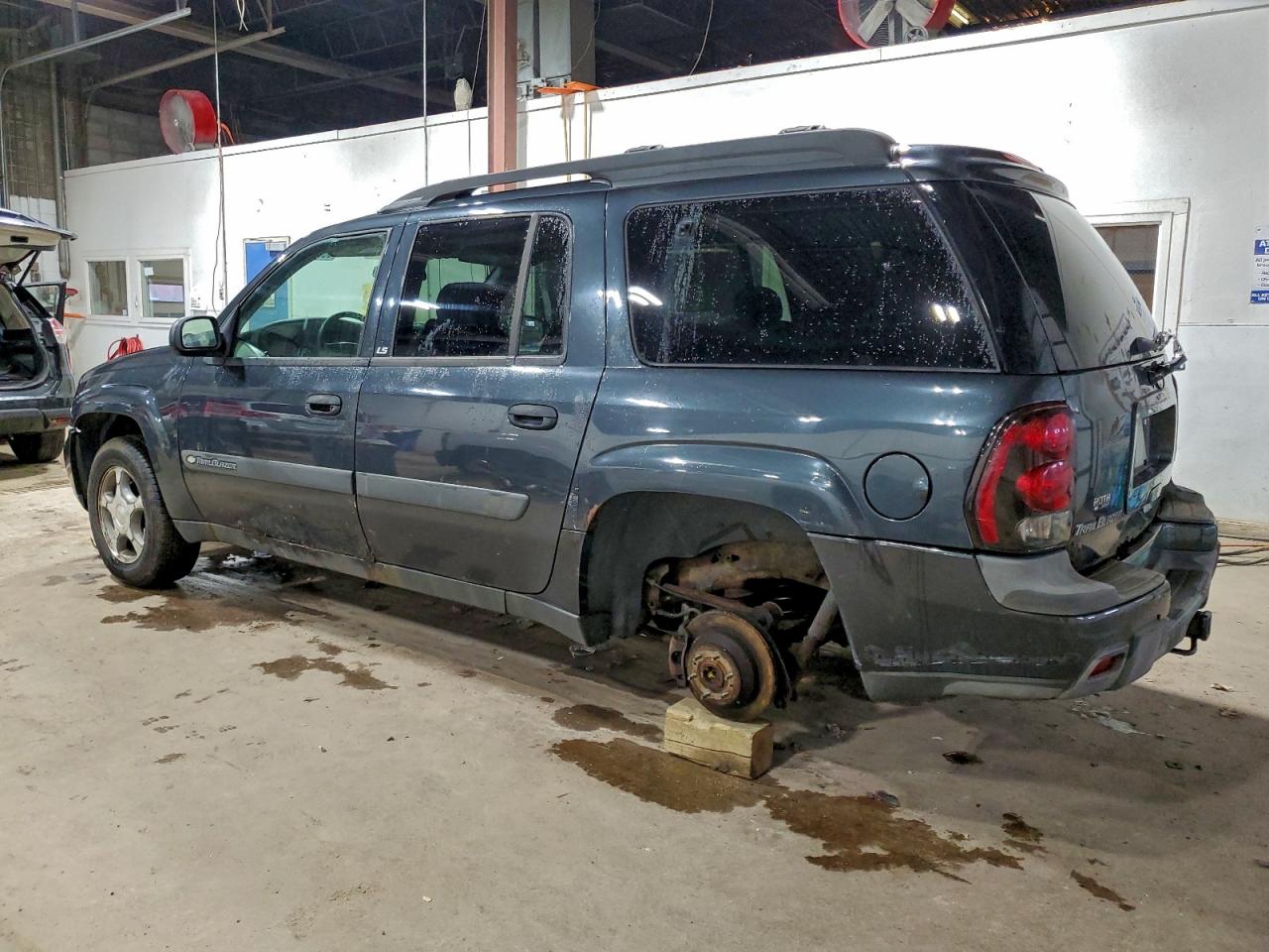 2004 CHEVROLET TRAILBLAZER EXT LS photo 2