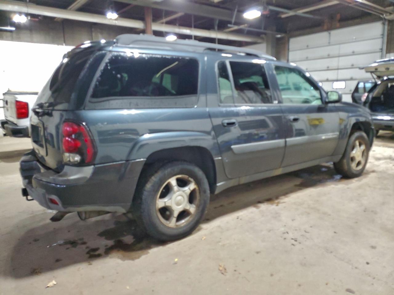 2004 CHEVROLET TRAILBLAZER EXT LS photo 3