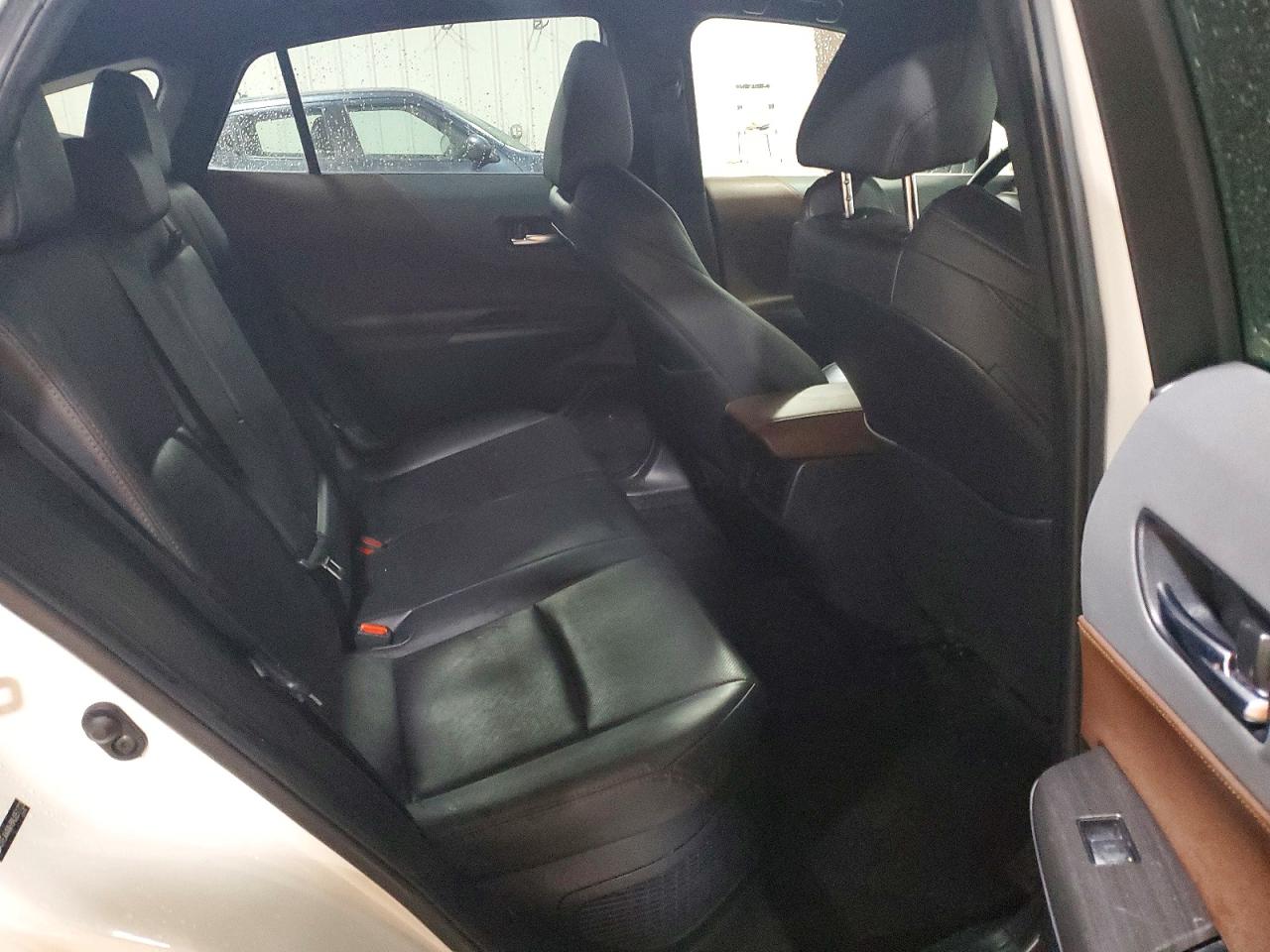 2021 TOYOTA VENZA LE photo 11