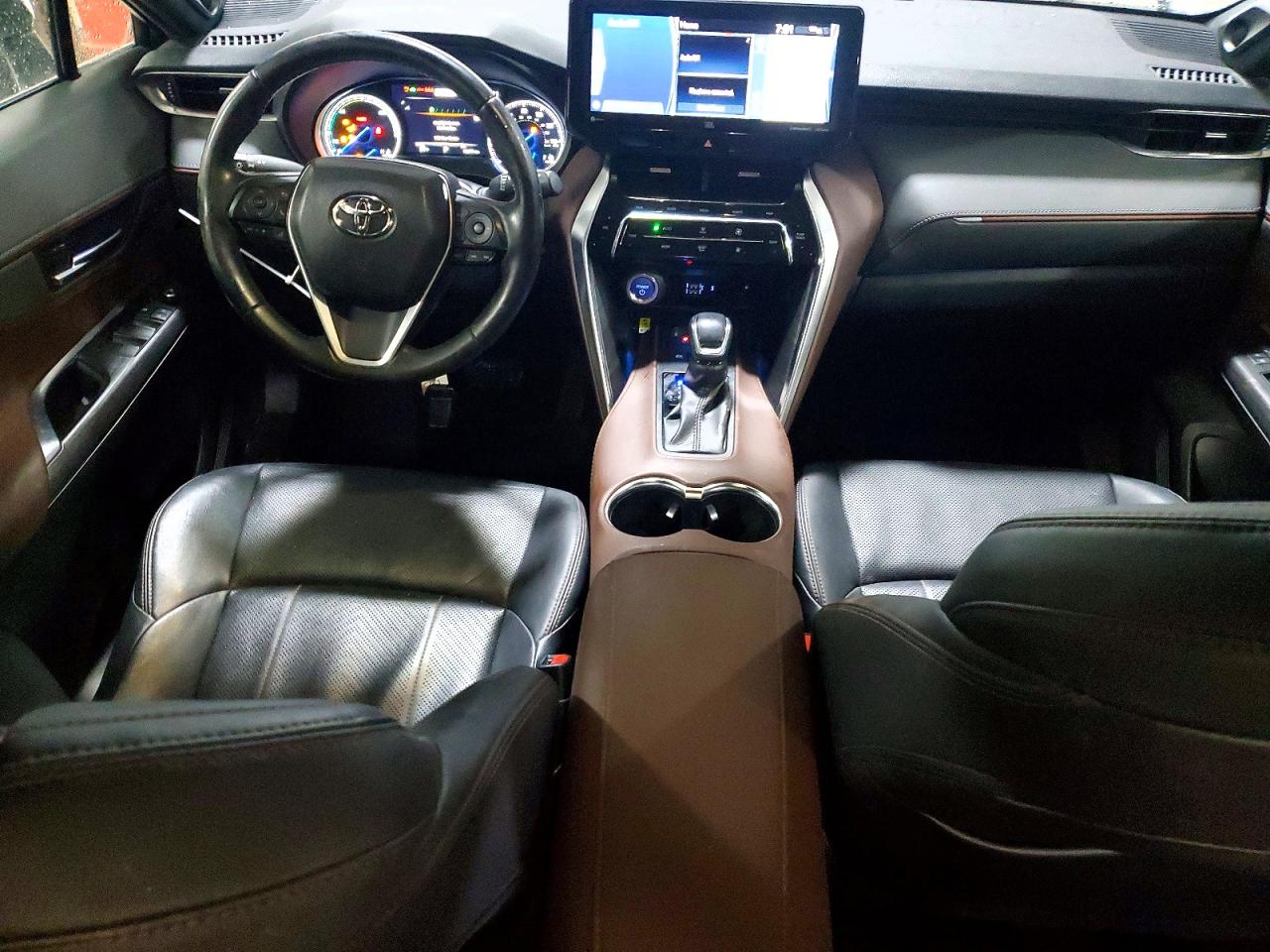 2021 TOYOTA VENZA LE photo 8