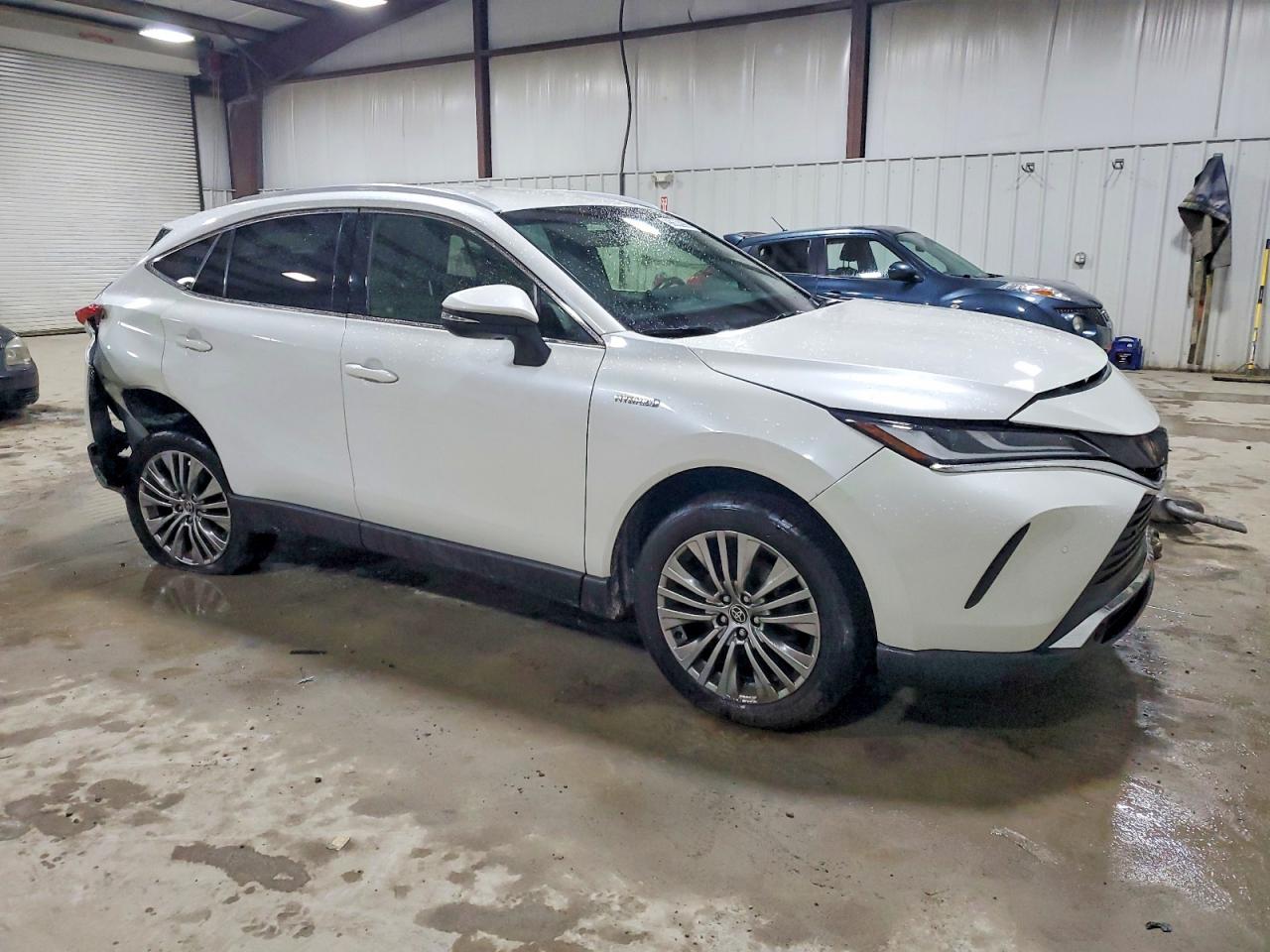 2021 TOYOTA VENZA LE photo 4