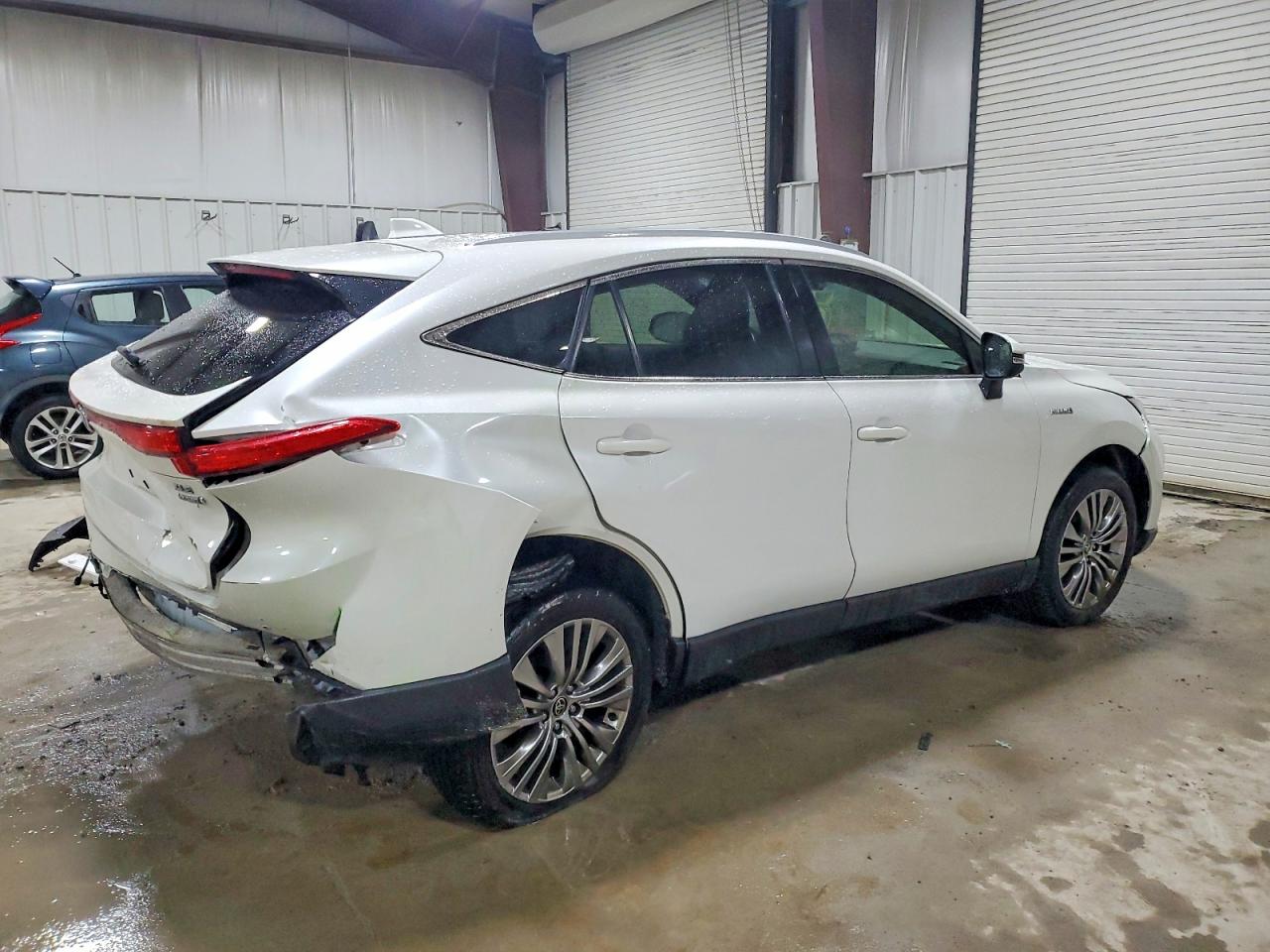 2021 TOYOTA VENZA LE photo 3