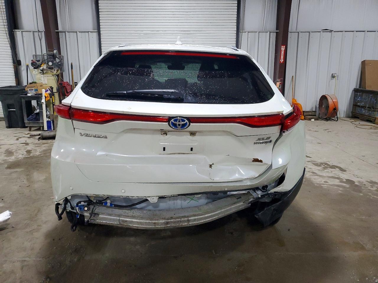 2021 TOYOTA VENZA LE photo 6