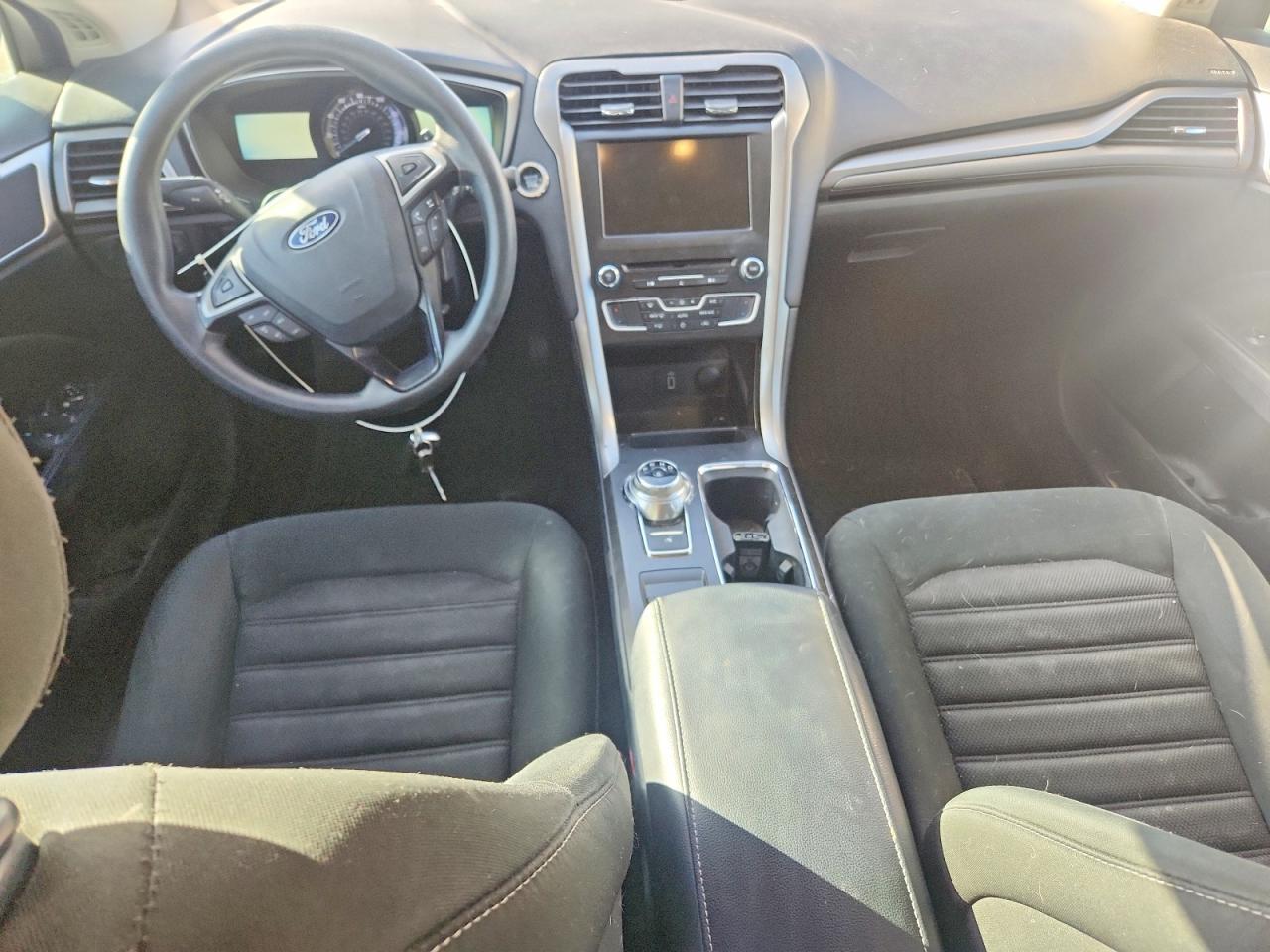 2018 FORD FUSION SE photo 8