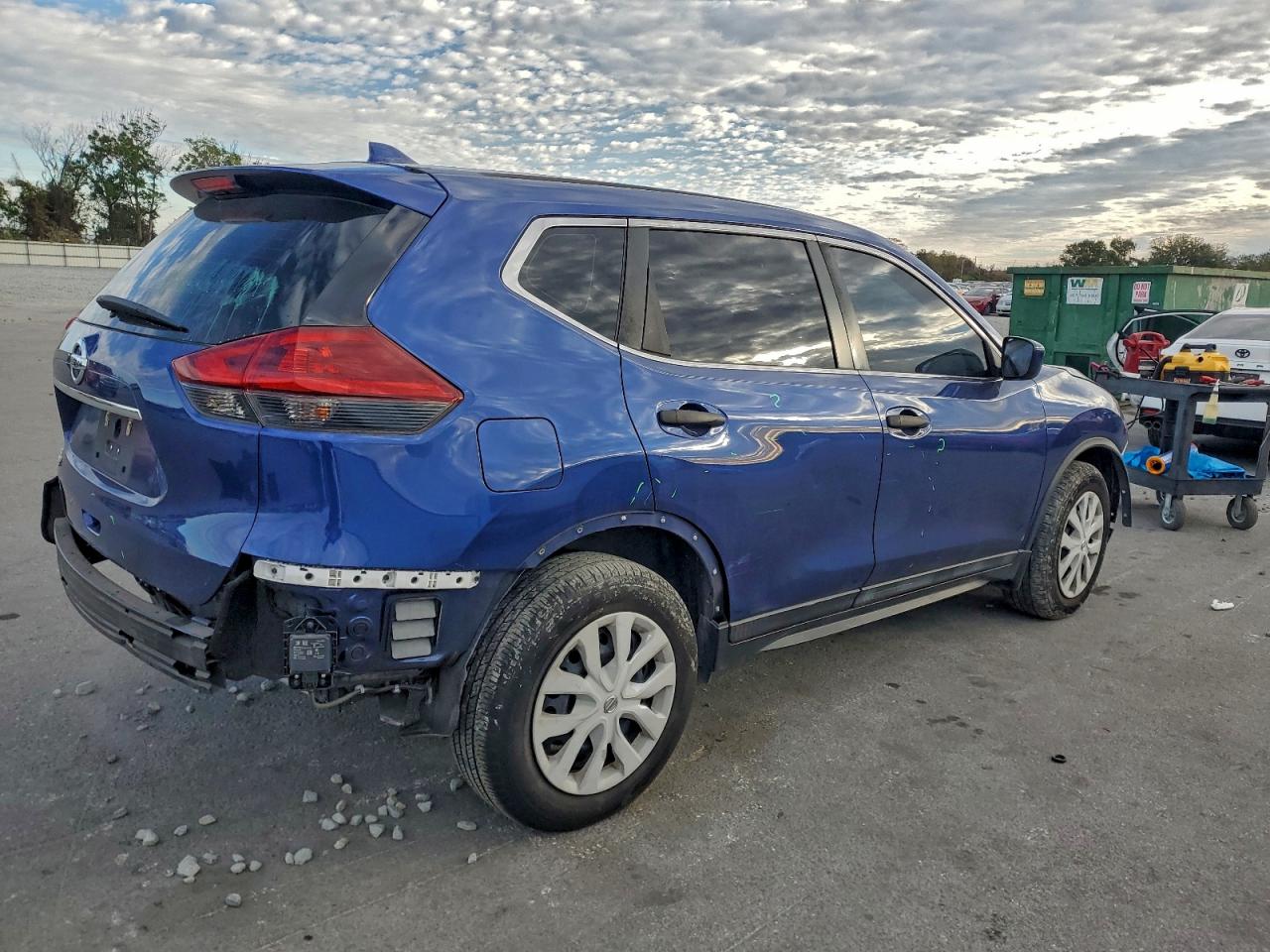 2018 NISSAN ROGUE S photo 3