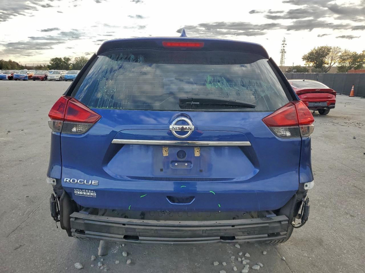 2018 NISSAN ROGUE S photo 6