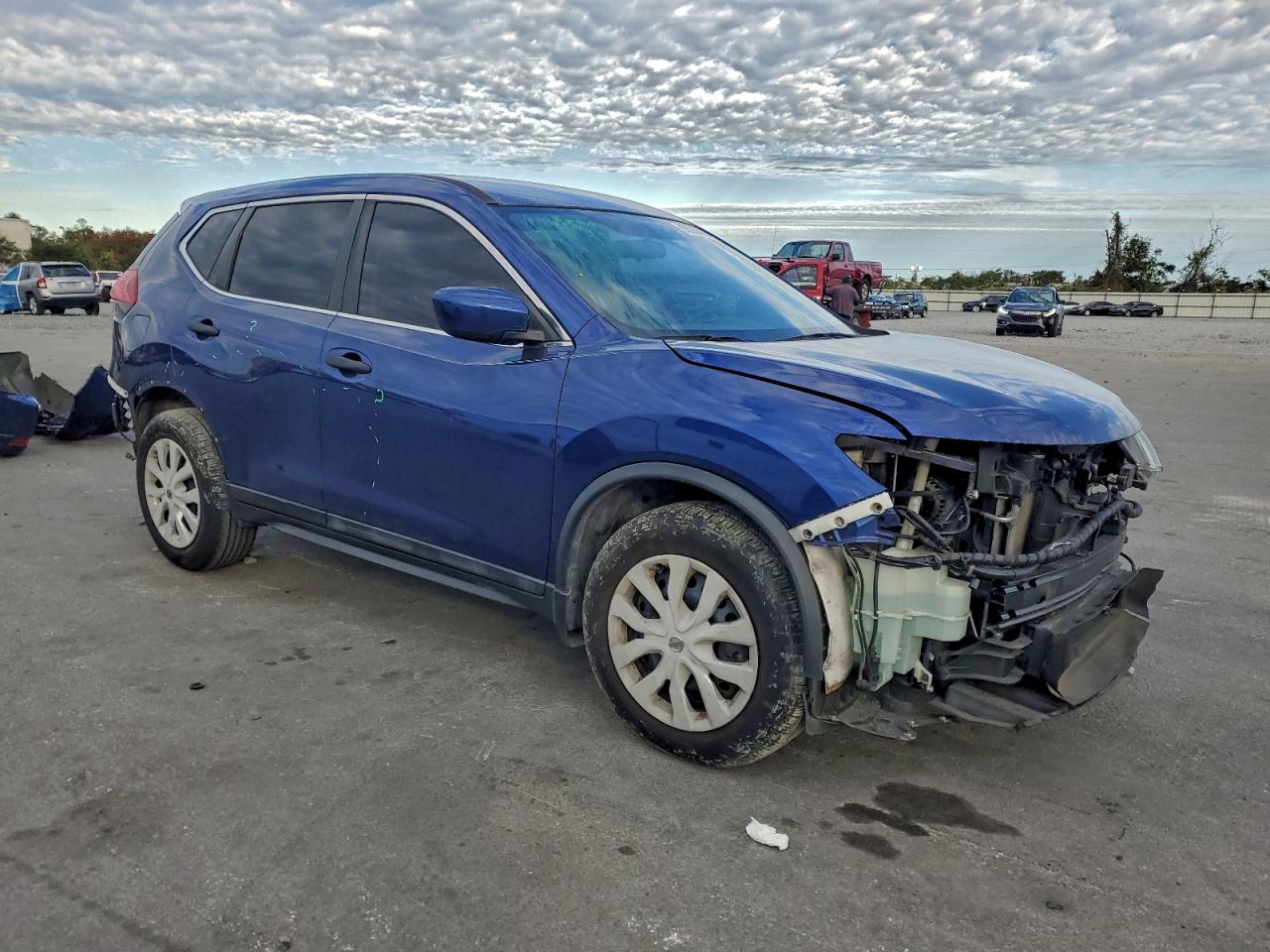 2018 NISSAN ROGUE S photo 4