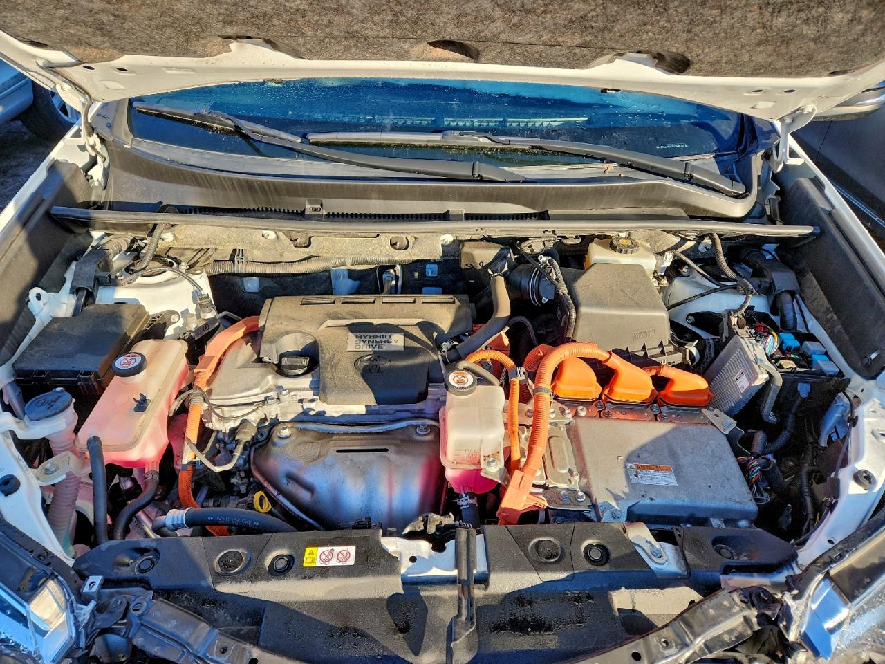 2018 TOYOTA RAV4 HV SE photo 11