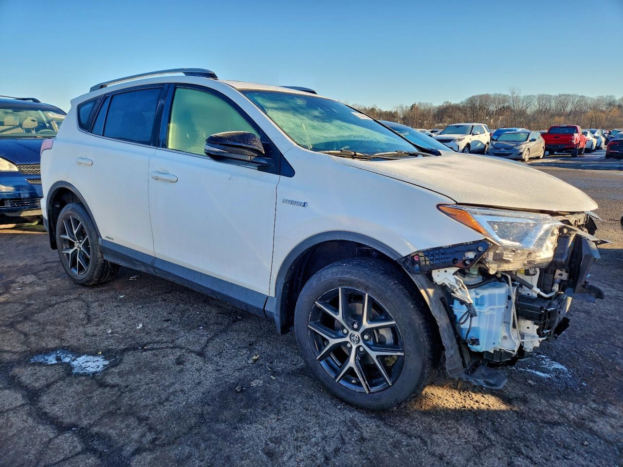 2018 TOYOTA RAV4 HV SE photo 4