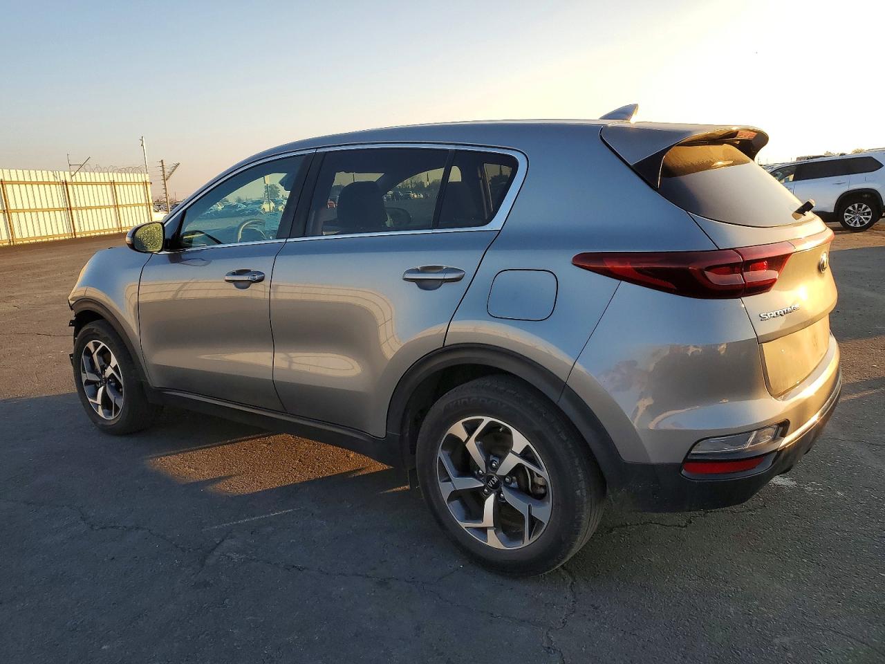 2020 KIA SPORTAGE LX photo 2