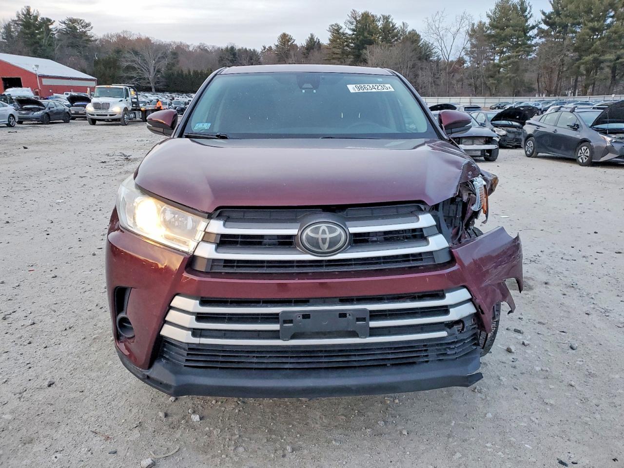 2018 TOYOTA HIGHLANDER LE photo 5