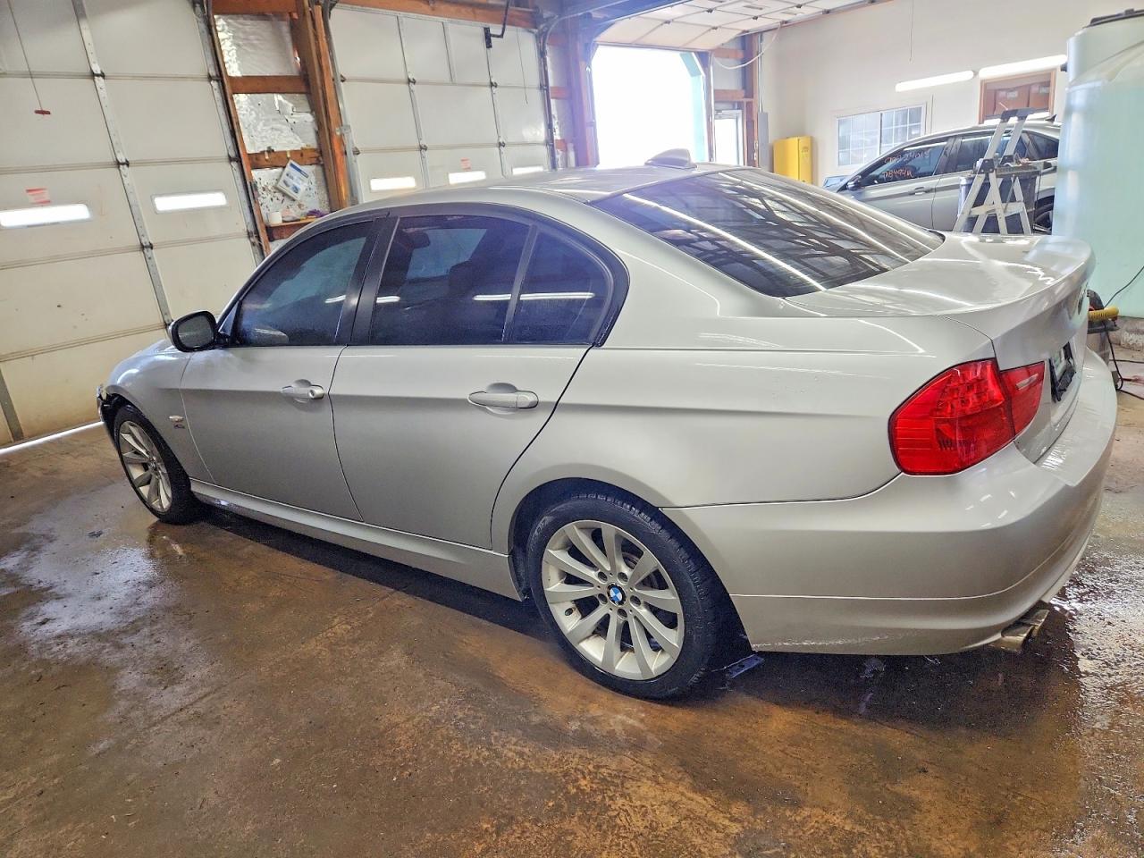 2011 BMW 328 XI photo 2