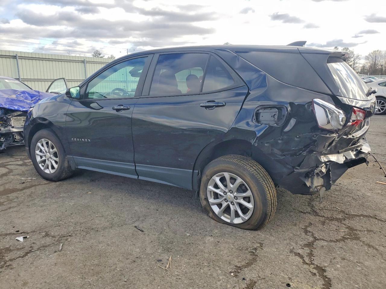 2020 CHEVROLET EQUINOX LS photo 2