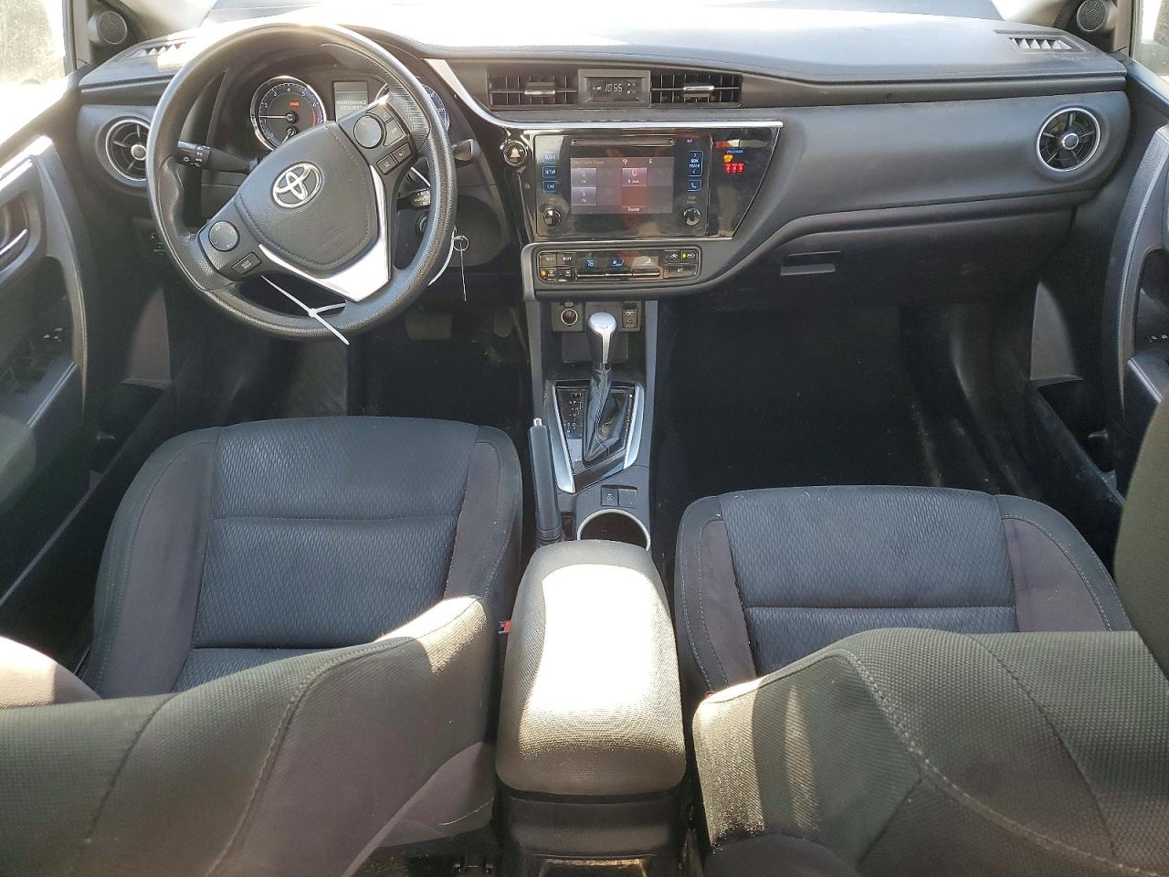 2018 TOYOTA COROLLA L photo 8