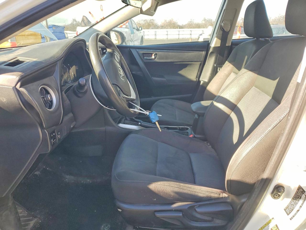 2018 TOYOTA COROLLA L photo 7