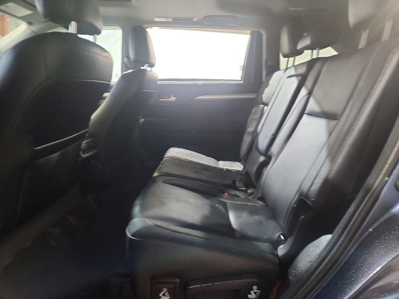 2018 TOYOTA HIGHLANDER SE photo 11