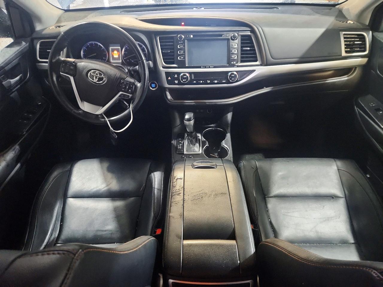 2018 TOYOTA HIGHLANDER SE photo 8