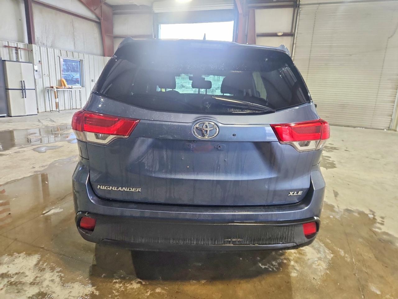 2018 TOYOTA HIGHLANDER SE photo 6