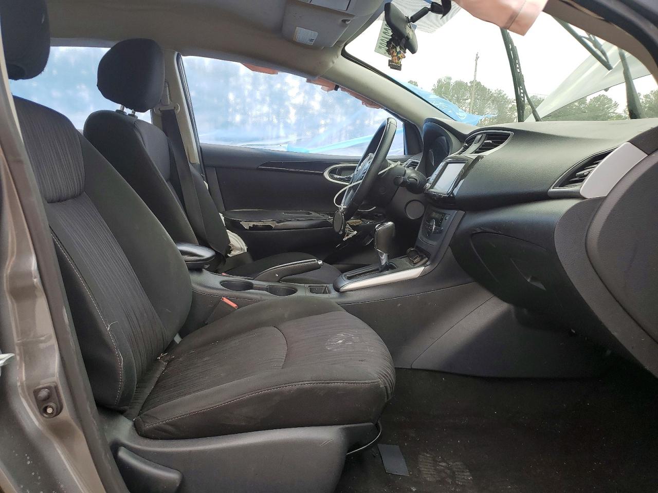 2019 NISSAN SENTRA S photo 7
