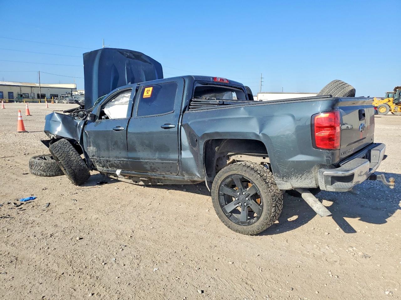 2017 CHEVROLET SILVERADO C1500 LT photo 2