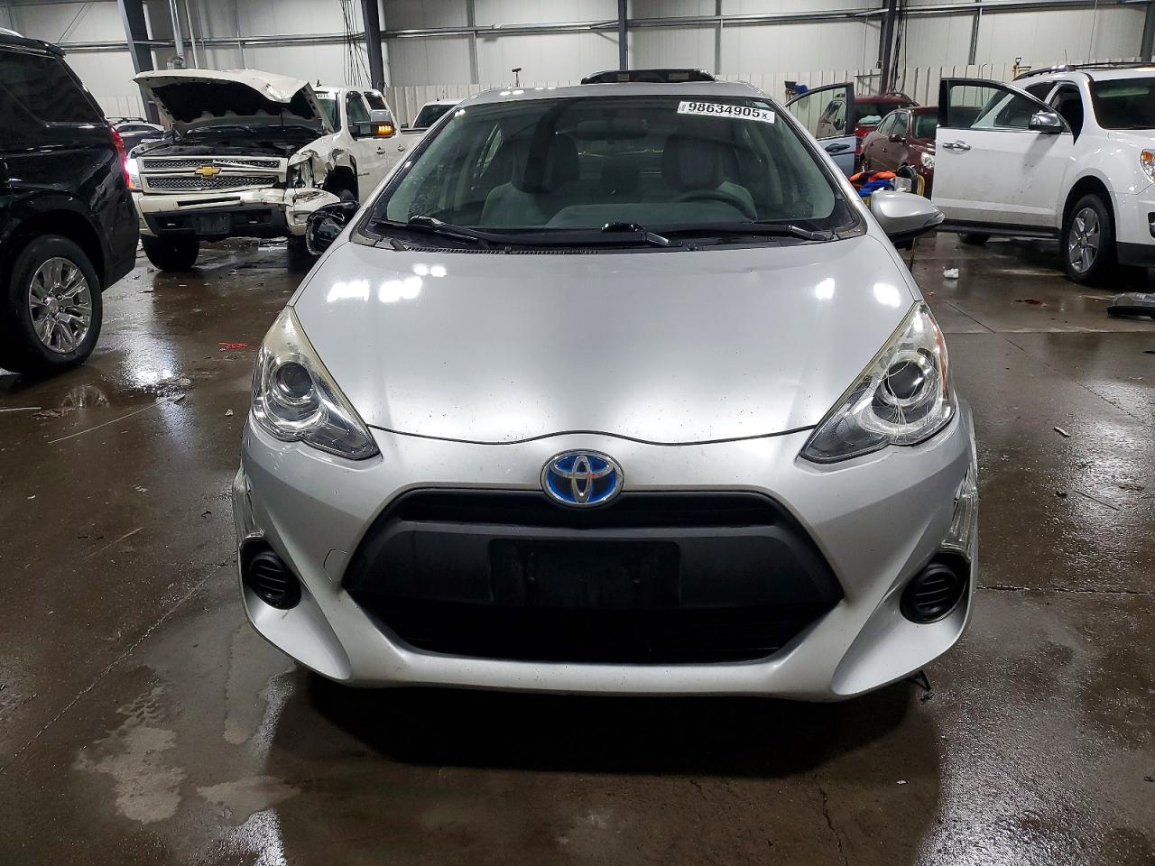 2015 TOYOTA PRIUS C photo 5