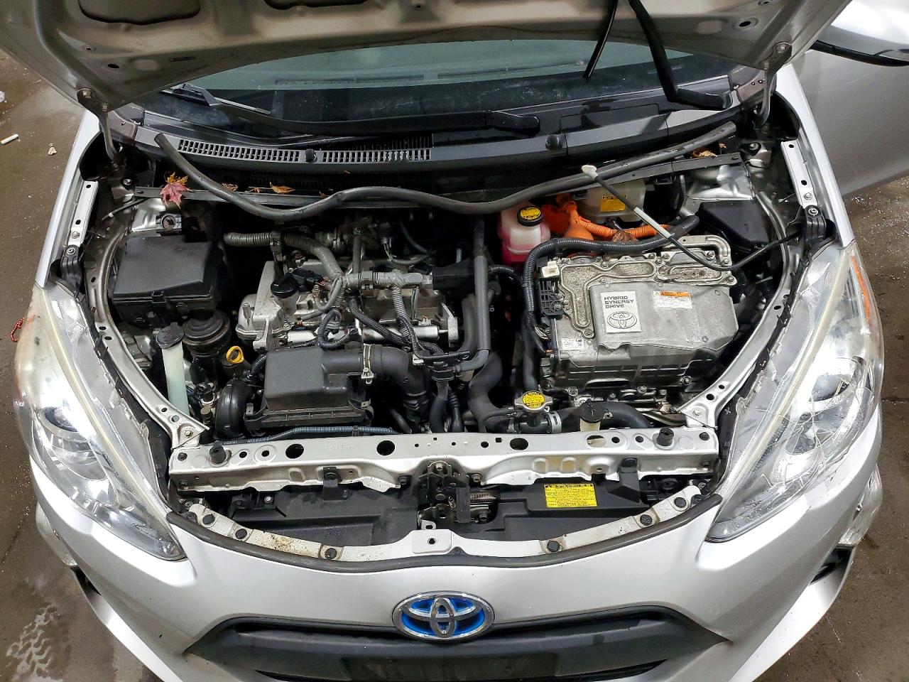 2015 TOYOTA PRIUS C photo 11