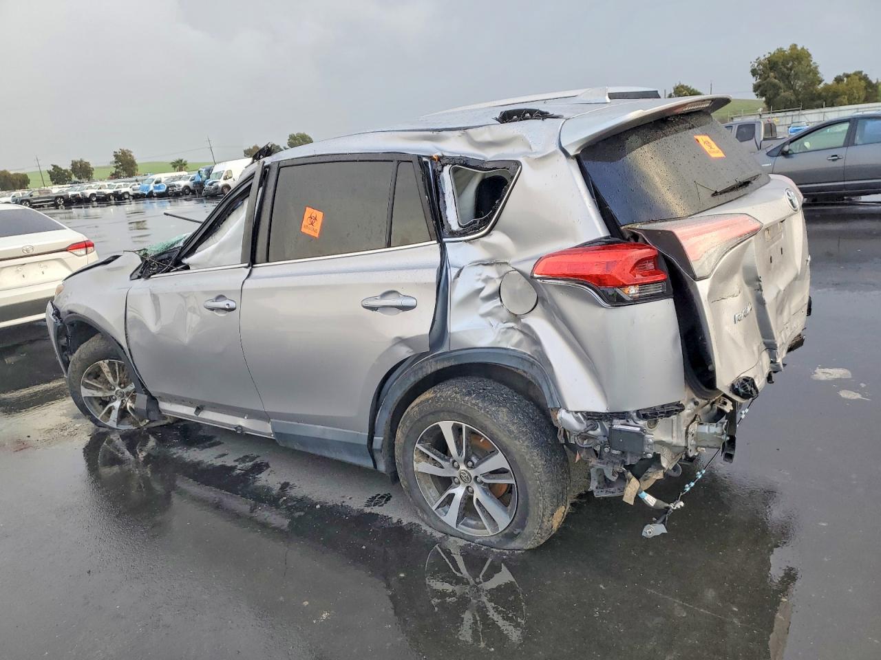 2017 TOYOTA RAV4 XLE photo 2