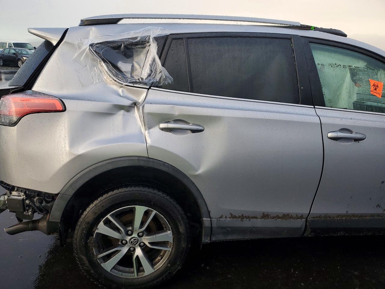 2017 TOYOTA RAV4 XLE photo 11