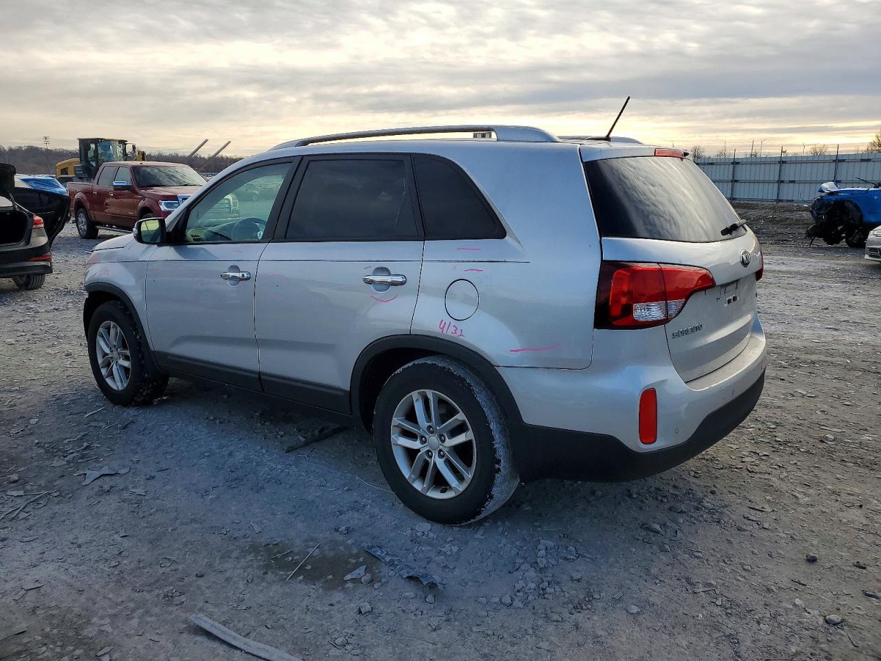2014 KIA SORENTO LX photo 2