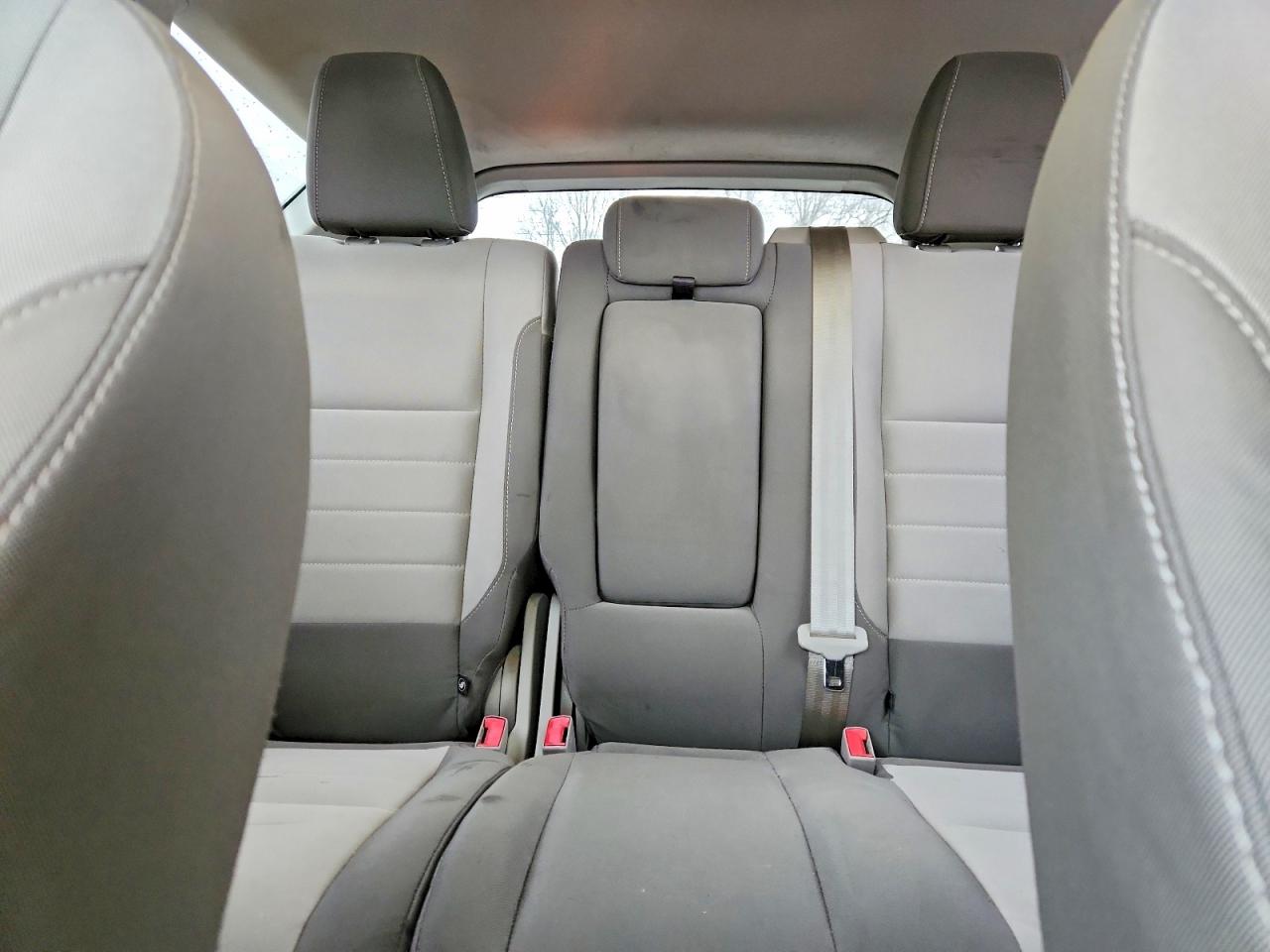 2016 FORD ESCAPE SE photo 10
