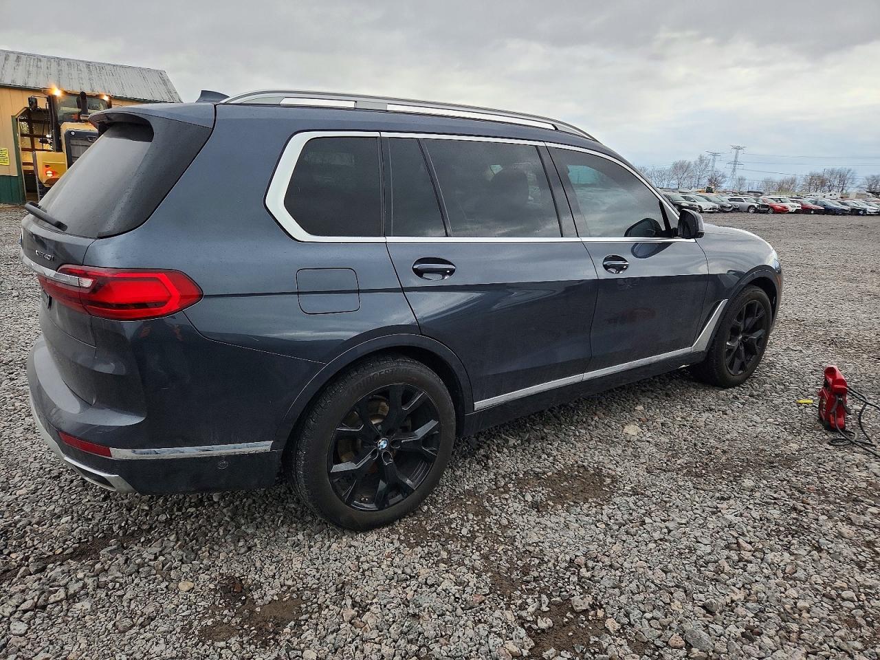 2021 BMW X7 XDRIVE40I photo 3